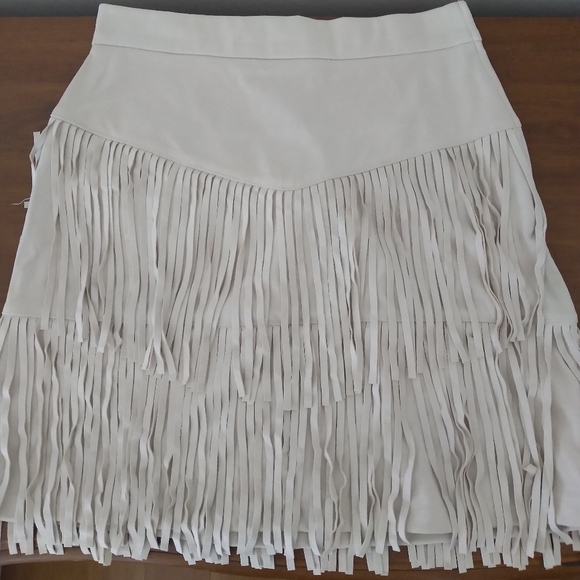 Beige fringe skirt - Picture 2 of 5